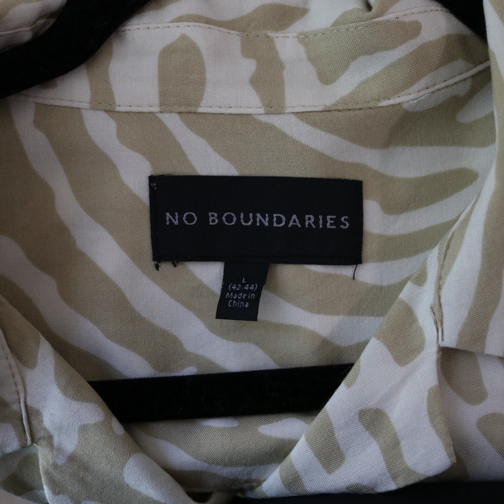 No Boundaries Zebra Print Men’s set in Beige and White Sz Large - Picture 7 of 11